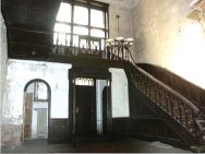 aavy.net 11-Neupetershain Balustrade mit Schnitzereien.jpg