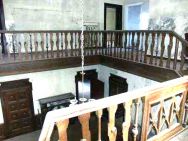 aavy.net 16-Neupetershain Balustrade mit Schnitzereien.jpg